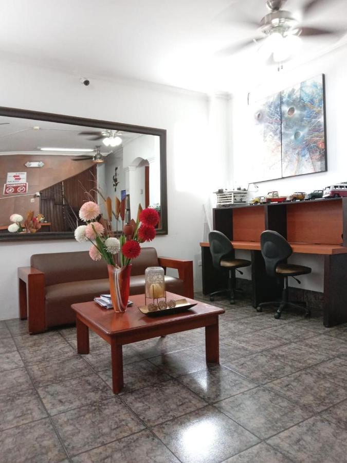 Hoteles En Guayaquil - Suites Guayaquil Cerca Del Aeropuerto מראה חיצוני תמונה