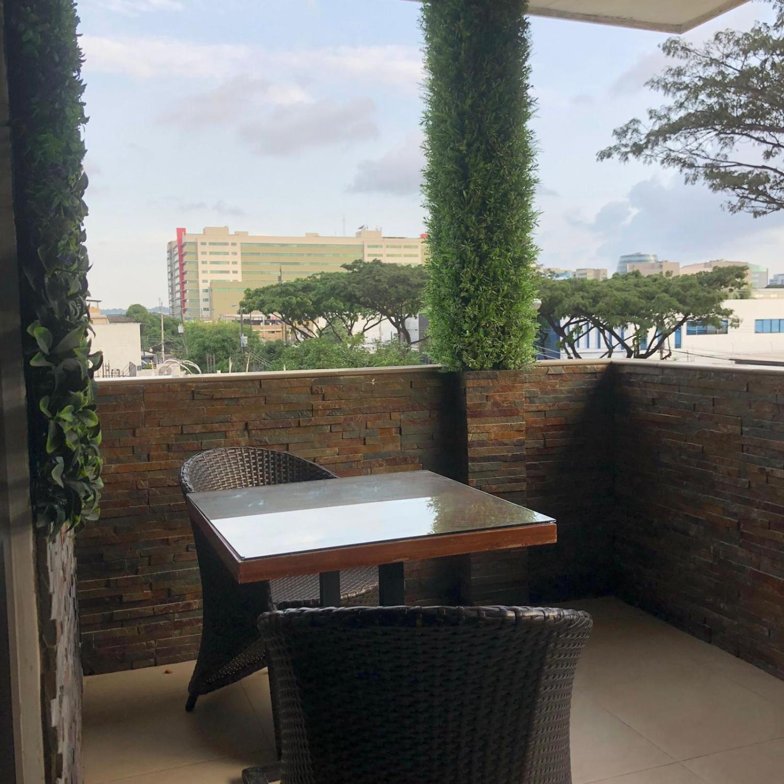 Hoteles En Guayaquil - Suites Guayaquil Cerca Del Aeropuerto מראה חיצוני תמונה