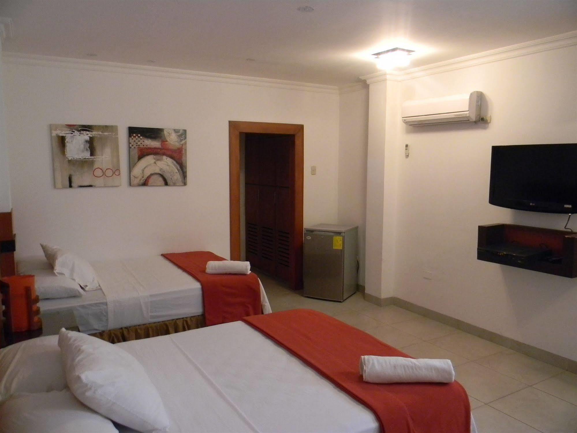 Hoteles En Guayaquil - Suites Guayaquil Cerca Del Aeropuerto מראה חיצוני תמונה