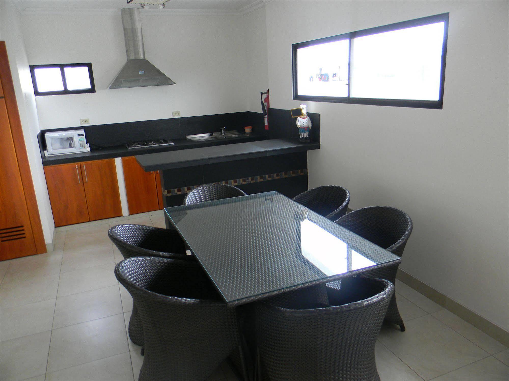 Hoteles En Guayaquil - Suites Guayaquil Cerca Del Aeropuerto מראה חיצוני תמונה
