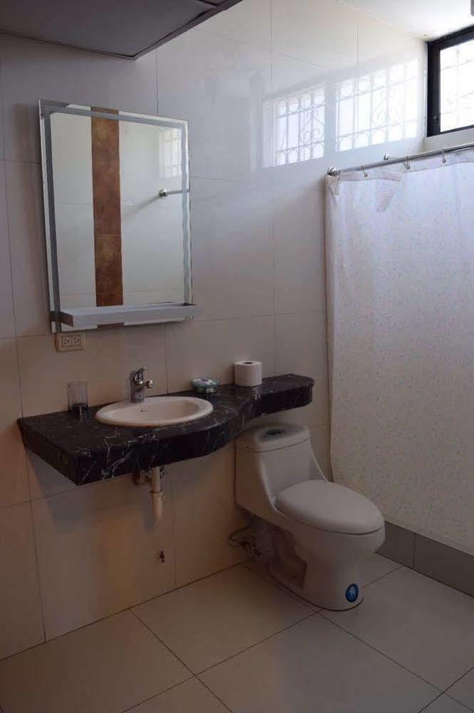 Hoteles En Guayaquil - Suites Guayaquil Cerca Del Aeropuerto מראה חיצוני תמונה