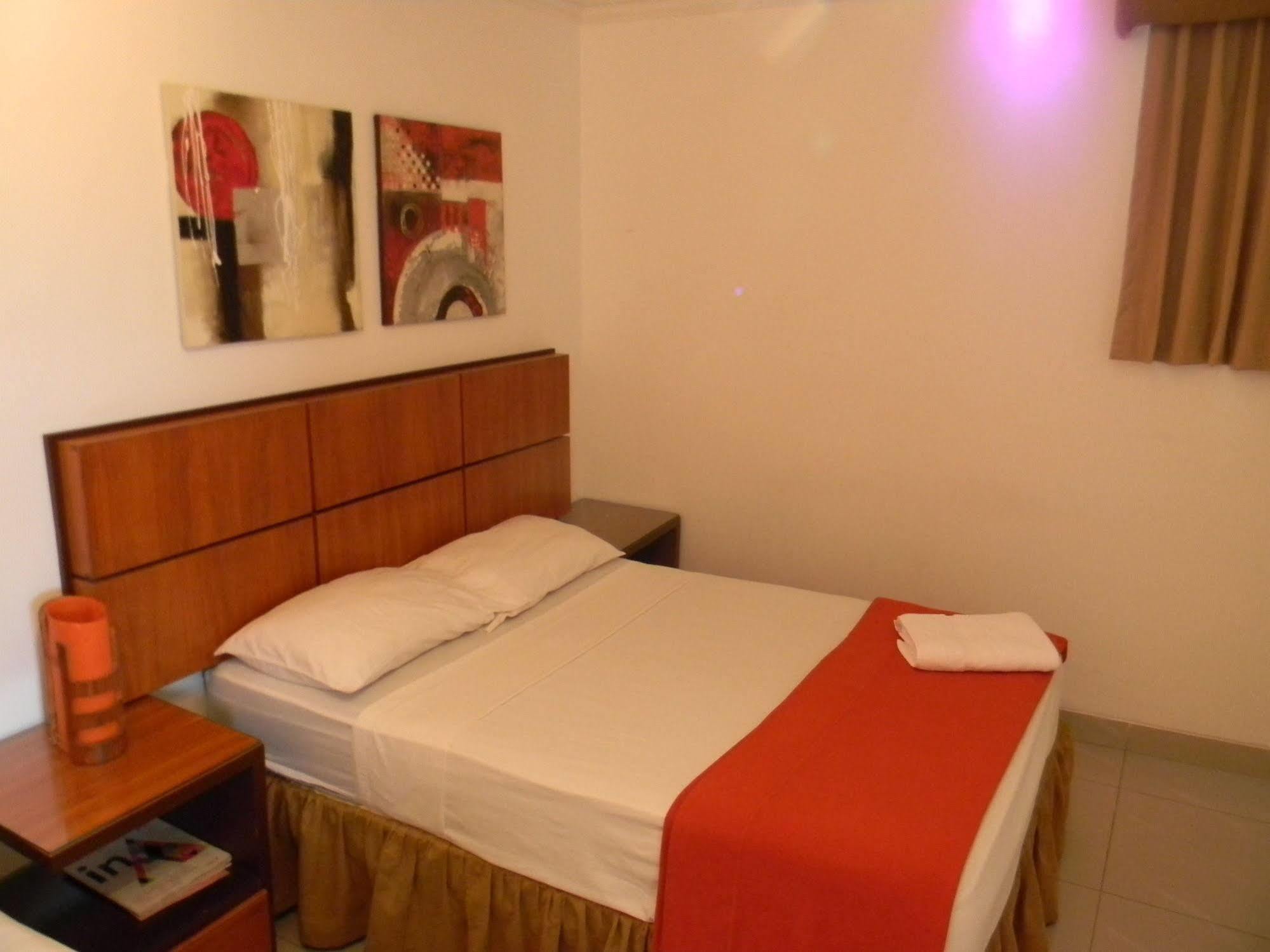 Hoteles En Guayaquil - Suites Guayaquil Cerca Del Aeropuerto מראה חיצוני תמונה