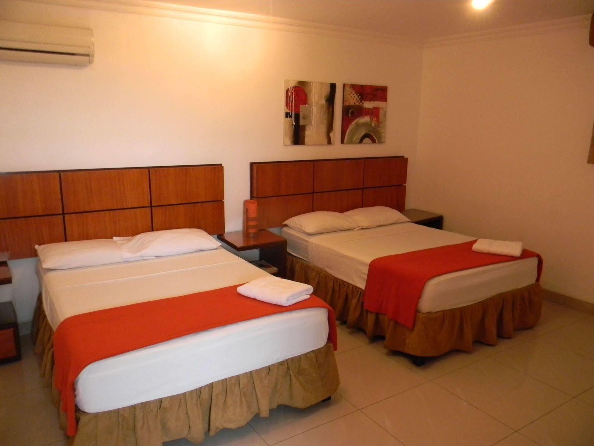 Hoteles En Guayaquil - Suites Guayaquil Cerca Del Aeropuerto מראה חיצוני תמונה
